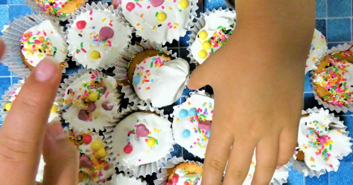 バレンタイン 簡単デコレーションカップケーキ 暮らしニスタ バレンタイン 簡単デコレーションカップケーキ 暮らしニスタ