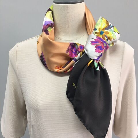 セレモニーにも スカーフ1枚だけで印象チェンジする方法 暮らしニスタ