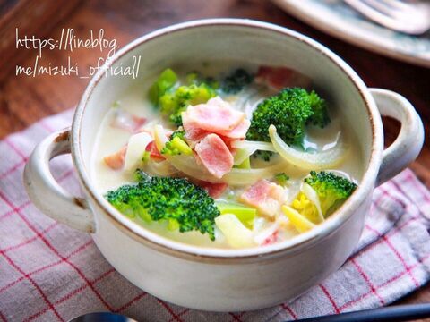 ベーコンとブロッコリーの豆乳スープ ヘルシー 具沢山 簡単レシピ 時短 暮らしニスタ