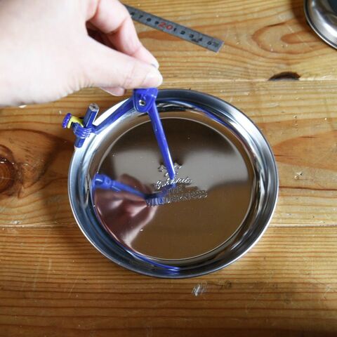 セリアのお皿で簡単 憧れの3段ケーキスタンドを作ろう 暮らしニスタ