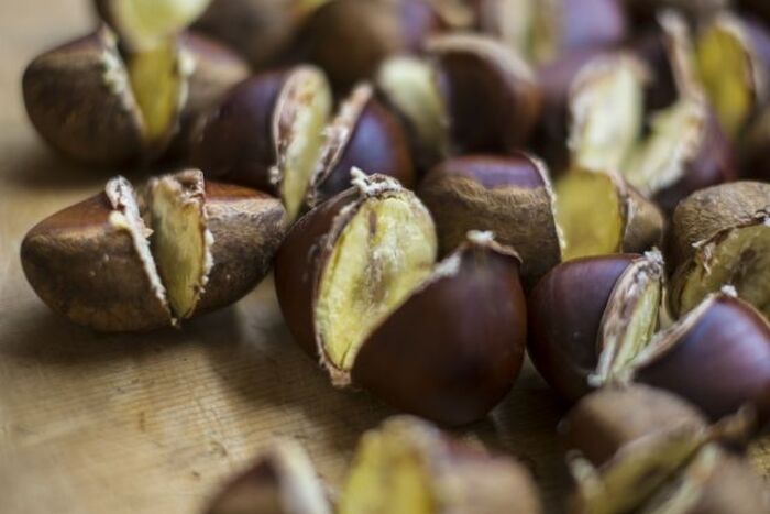 栗の美味しい食べ方 簡単なむき方やホクホクな茹で方を紹介 暮らしニスタ 栗の美味しい食べ方 簡単なむき方やホクホクな茹で方を紹介 暮らしニスタ