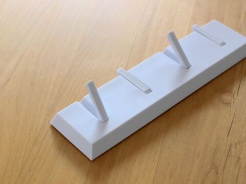 ダイソー たった0円で解決 移動できるフック で玄関のカギ置き場が一発すっきり 暮らしニスタ ダイソー たった0円で解決 移動できるフック で玄関のカギ置き場が一発すっきり 暮らしニスタ