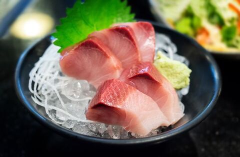 ハマチは出世魚 ブリ カンパチとの違いや食べ方を紹介 暮らしニスタ ハマチは出世魚 ブリ カンパチとの違いや食べ方を紹介 暮らしニスタ