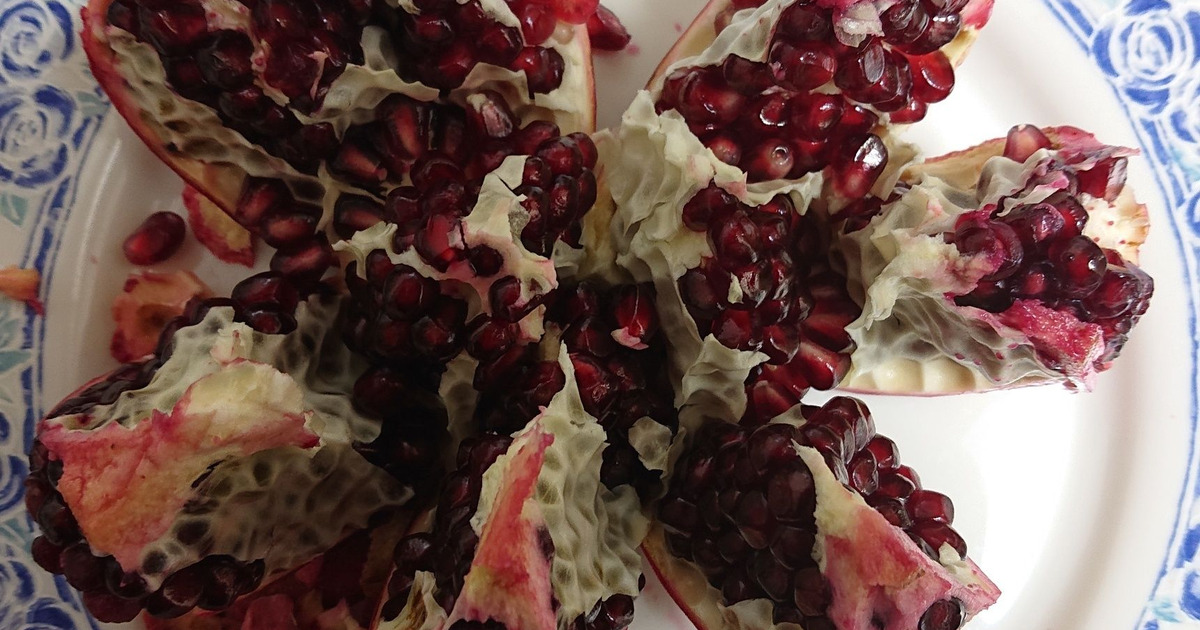 石榴 ざくろ の正しい捌き方 保存版 お見事 暮らしニスタ