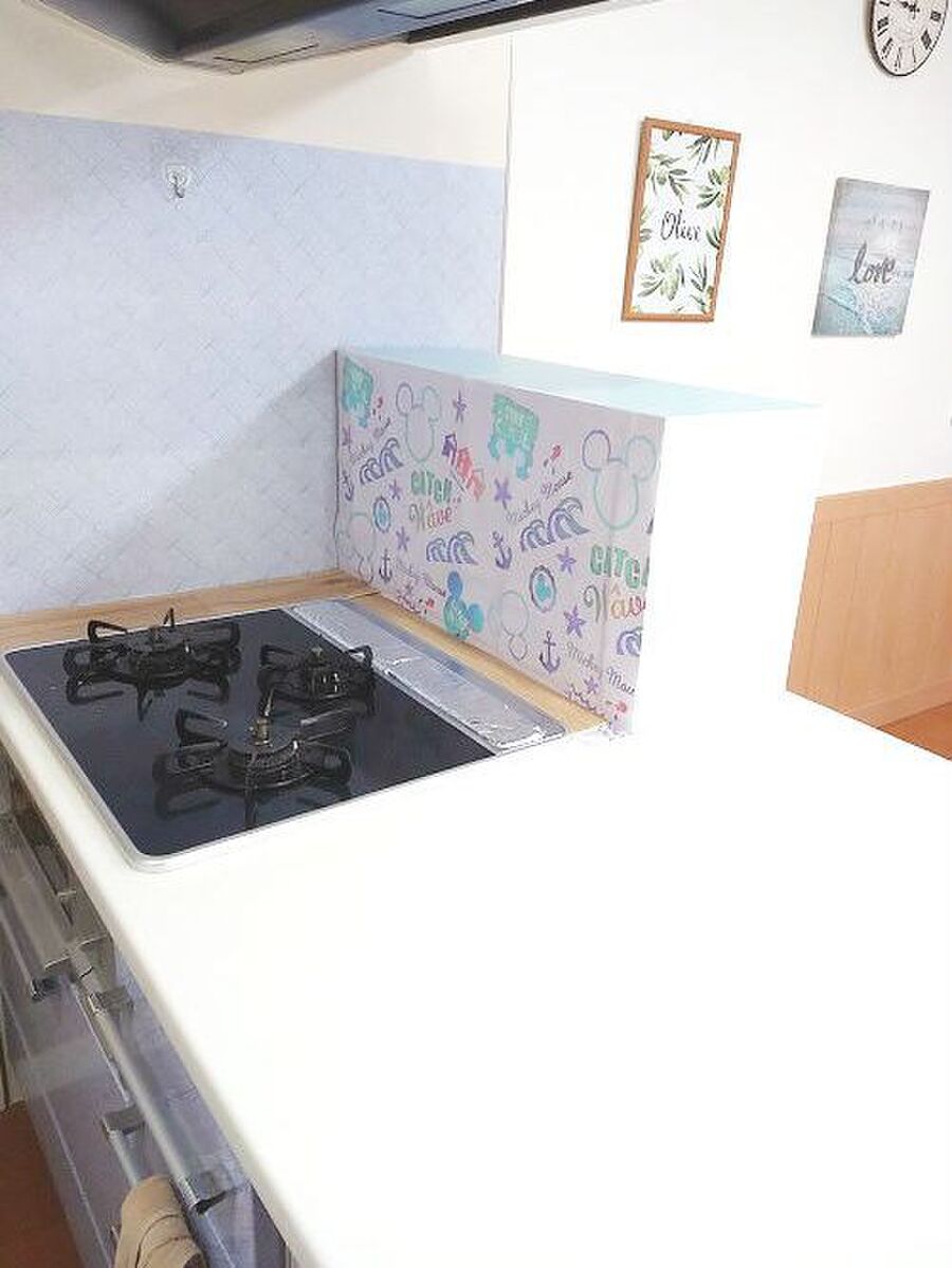 キッチンの汚れ防止 セリアの汚れ防止シートで油飛び予防 暮らしニスタ キッチンの汚れ防止 セリアの汚れ防止シートで油飛び予防 暮らしニスタ