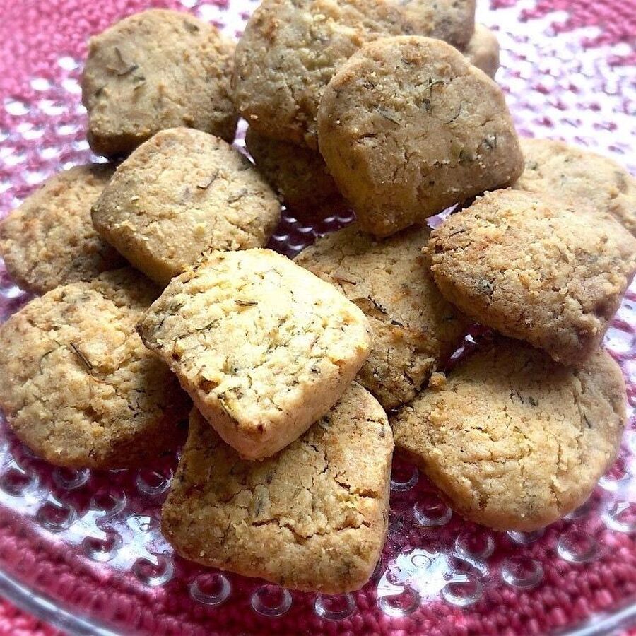 おつまみにも ハーブチーズクッキー 暮らしニスタ