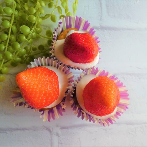 いちごをポンッ カップケーキ 暮らしニスタ