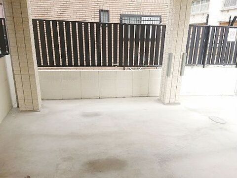 ガレージ床塗装diy ペンキは水性か油性か 暮らしニスタ