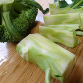 捨てないで！ブロッコリーの軸も野菜です★美味しく食べよう