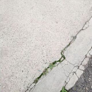 コンクリートのヒビ割れ 亀裂を補修する ミライエ