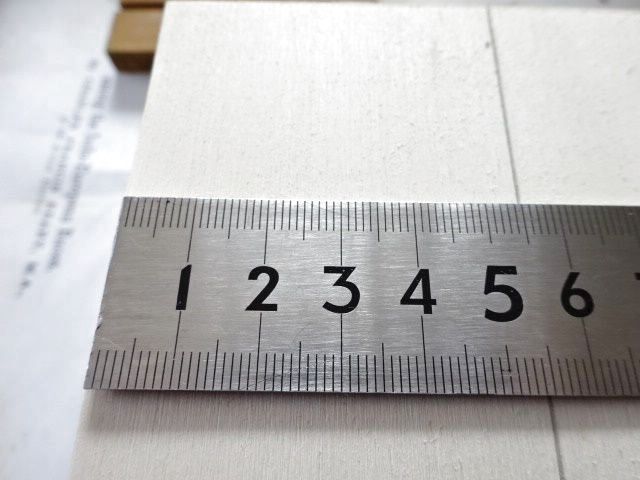 入れ口から5.5ｃｍの所をカットしていきます。