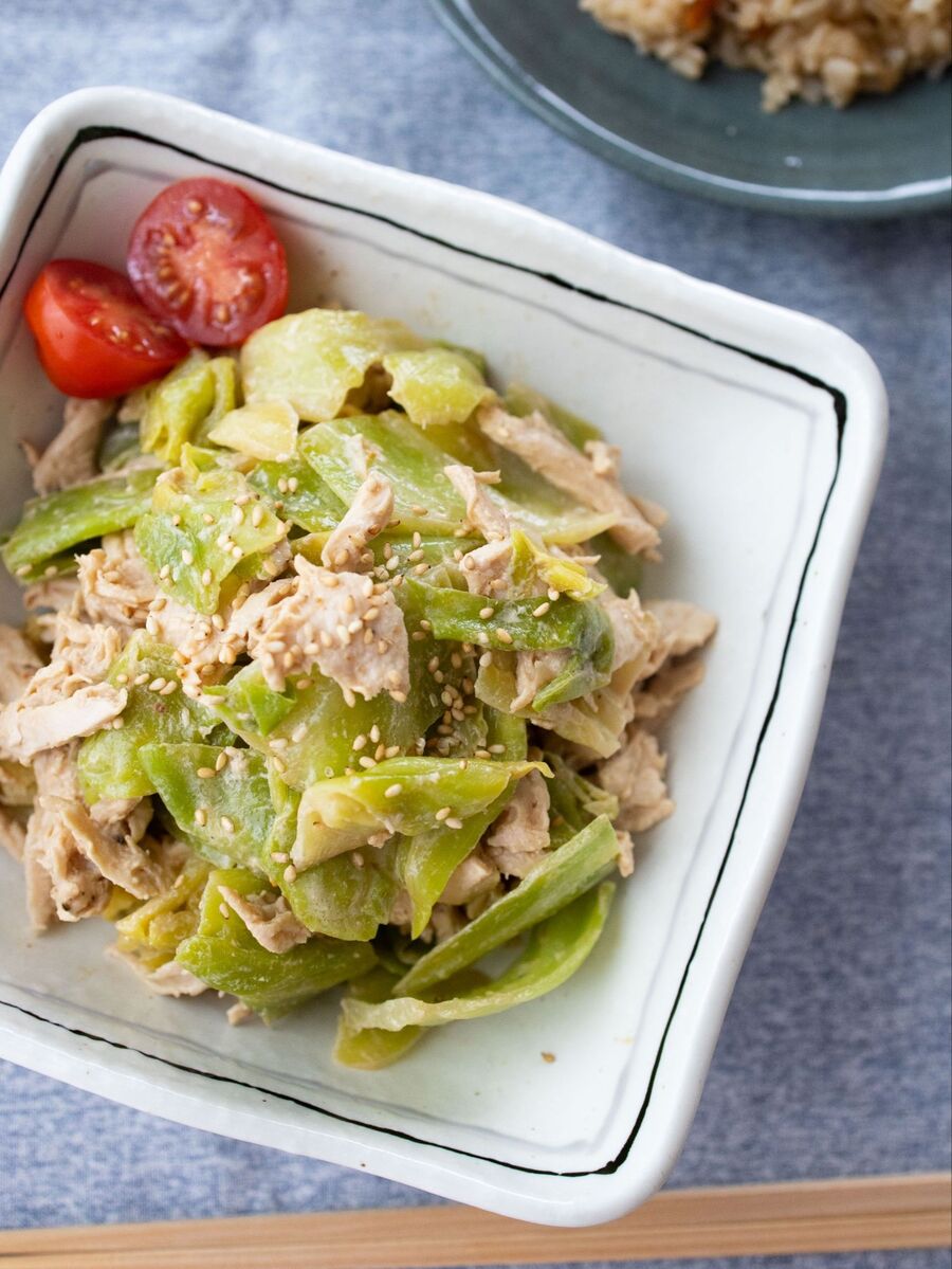 キャベツと茹で鶏のごまだれサラダ 作り置き お弁当にも 暮らしニスタ キャベツと茹で鶏のごまだれサラダ 作り置き お弁当にも 暮らしニスタ