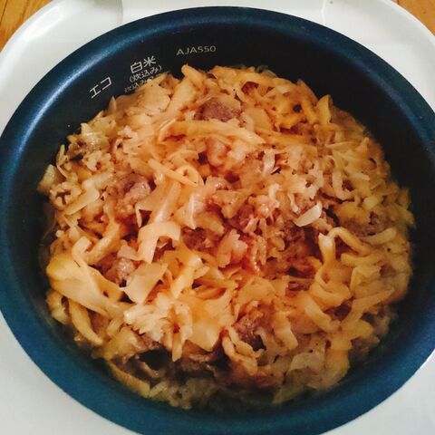 炊飯器にお任せ 牛肉とメンマの炊き込みご飯 暮らしニスタ