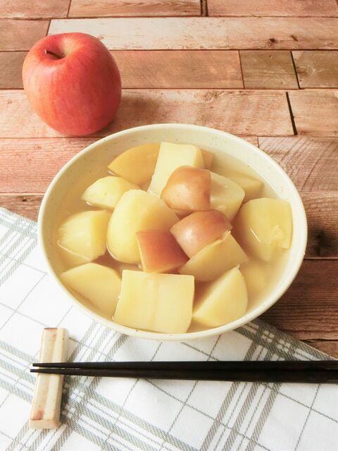 りんごとじゃが芋の白だし煮 暮らしニスタ りんごとじゃが芋の白だし煮 暮らしニスタ