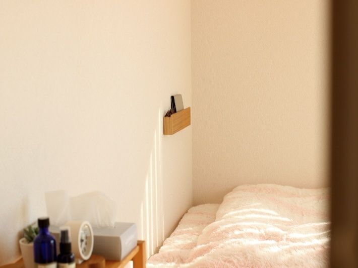 無印で寝室がもっと快適に コレ1つでベッドまわりが使いやすくなりますよ 暮らしニスタ