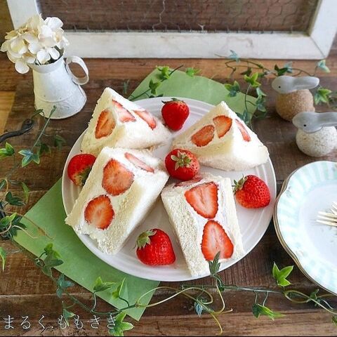 クリームたっぷり 春の苺サンド 作り方のコツ 暮らしニスタ