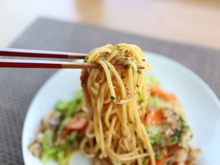 乾燥パスタ＋○○で焼きそばが作れる！？【やってみた】