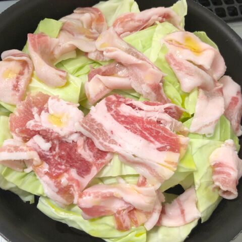 ワンパンレシピ 蒸すだけで風邪予防 春キャベツと豚バラのオイル蒸し 明太子レモンソース 暮らしニスタ ワンパンレシピ 蒸すだけで風邪予防 春キャベツと豚バラのオイル蒸し 明太子レモンソース 暮らしニスタ