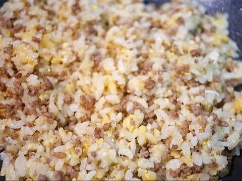 いつものチャーハンがワンランクアップ カルディで必ず買う ダシダ で牛肉チャーハン 暮らしニスタ いつものチャーハンがワンランクアップ カルディで必ず買う ダシダ で牛肉チャーハン 暮らしニスタ