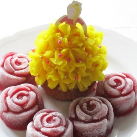 花びらをまとった 夢見るプリンセスケーキ 薔薇ゼリー添え 暮らしニスタ