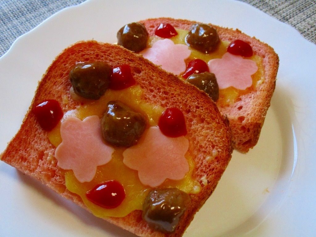 子供喜ぶ！可愛い！花咲くミートボールのせ食パン♪