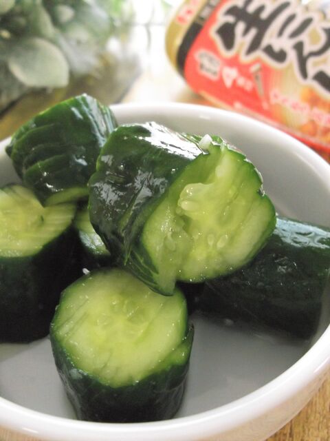 切って漬けるだけ きゅうりの にんにく白だし浅漬け 暮らしニスタ