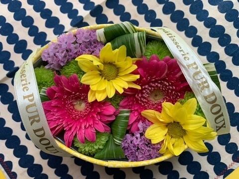 スーパーの生花コーナー花材で ブティック級のアレンジ 暮らしニスタ スーパーの生花コーナー花材で ブティック級のアレンジ 暮らしニスタ