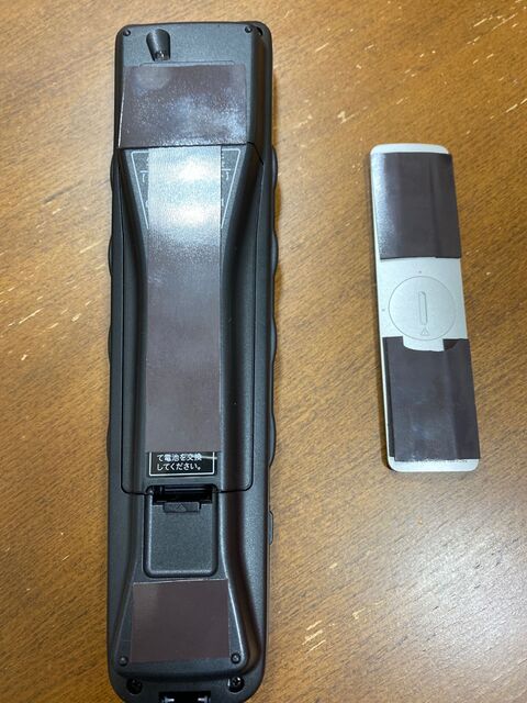 テーブル上のリモンコン達を便利にスッキリ収納 暮らしニスタ テーブル上のリモンコン達を便利にスッキリ収納 暮らしニスタ