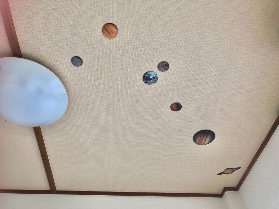 寝室で光る 惑星観測 ダイソー蓄光立体ステッカー 暮らしニスタ 寝室で光る 惑星観測 ダイソー蓄光立体ステッカー 暮らしニスタ