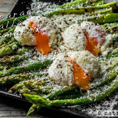 春の極太アスパラガスは卵とろ〜り「ビスマルク風」で