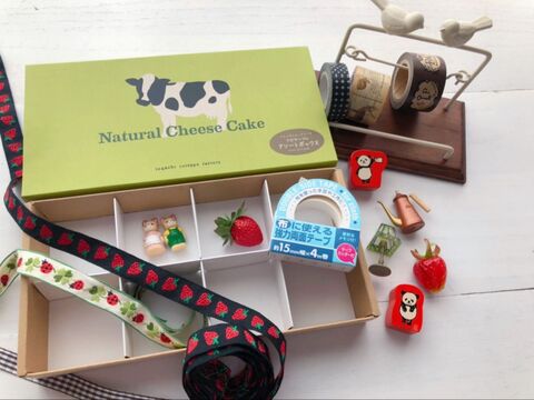 お菓子の空き箱を壁掛けプチ収納にリメイク 暮らしニスタ お菓子の空き箱を壁掛けプチ収納にリメイク 暮らしニスタ