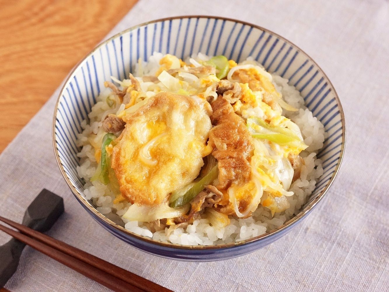 便利な野菜だし使用♪【仙台麩の丼】