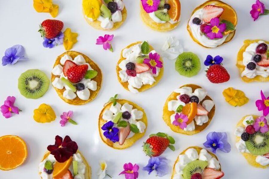 食べられるお花 エディブルフラワー を使った彩りメニュー いつもの食卓を特別にしよう 暮らしニスタ 食べられるお花 エディブルフラワー を使った彩りメニュー いつもの食卓を特別にしよう 暮らしニスタ