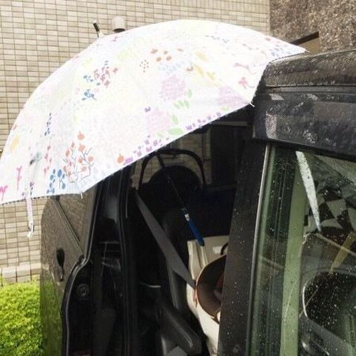 目からうろこ 雨の日のイライラを解消する便利な傘アイデア6選 暮らしニスタ 目からうろこ 雨の日のイライラを解消する便利な傘アイデア6選 暮らしニスタ