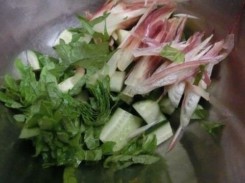 切ったら和えるだけで美味しい きゅうりと茗荷のめんつゆ油和え 暮らしニスタ 切ったら和えるだけで美味しい きゅうりと茗荷のめんつゆ油和え 暮らしニスタ