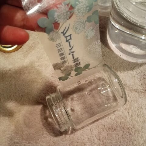 ビン等のラベル剥がしに 道具は不要です 暮らしニスタ ビン等のラベル剥がしに 道具は不要です 暮らしニスタ