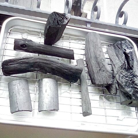 備長炭 竹炭のお手入れと一緒にできる服の一発消臭 暮らしニスタ 備長炭 竹炭のお手入れと一緒にできる服の一発消臭 暮らしニスタ