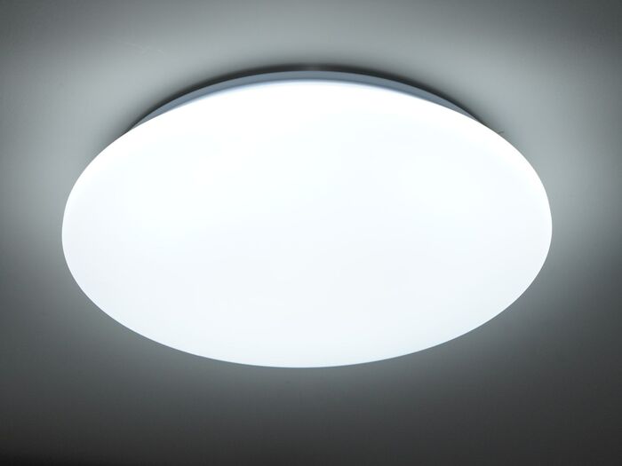 LEDの明るい光でお部屋を照らします