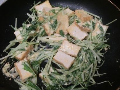 4.味噌マヨだれを入れる