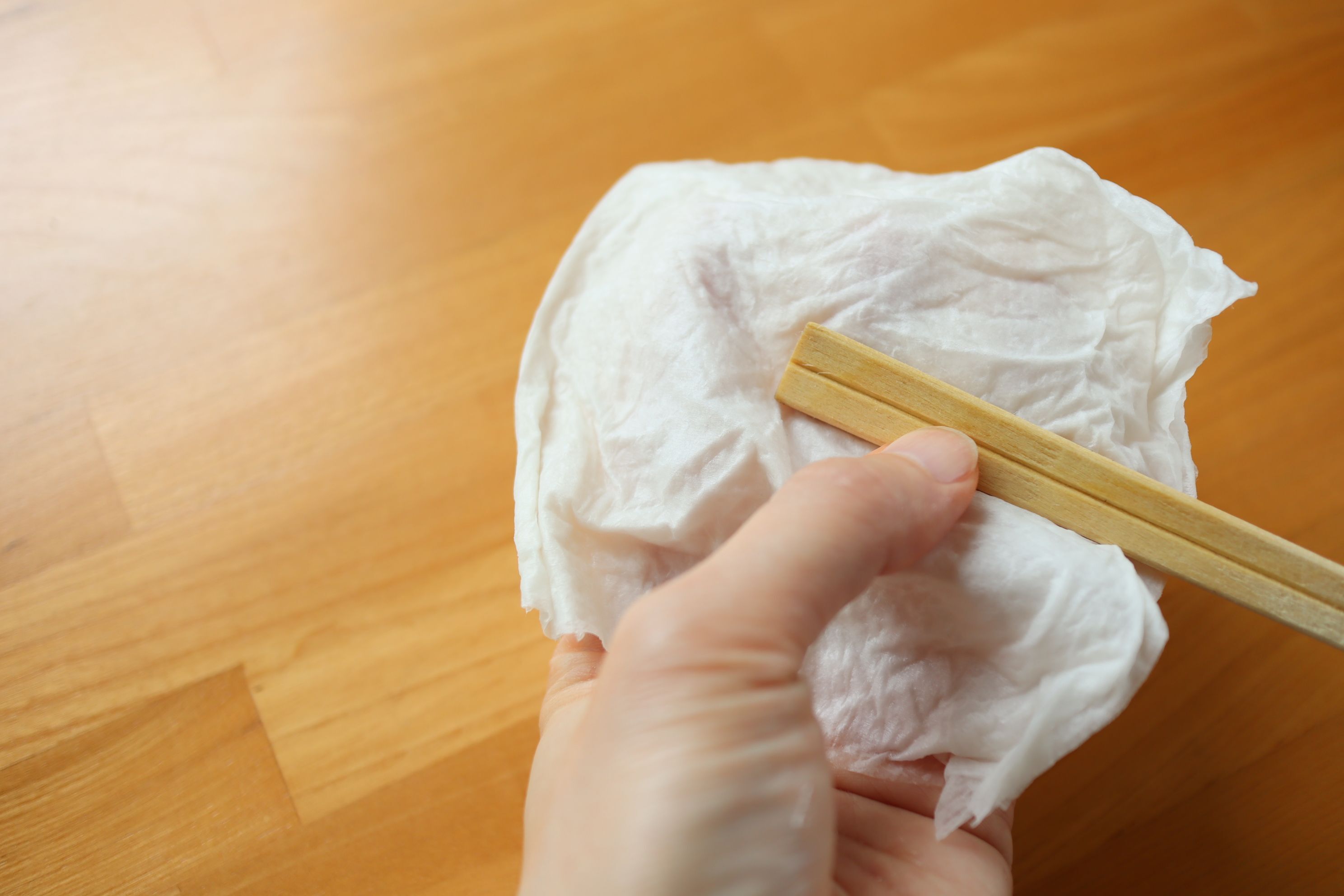 すき間汚れがサッとキレイに 割り箸で作る簡単お掃除グッズ 暮らしニスタ