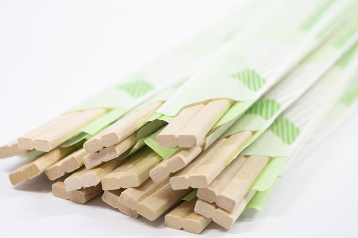 すき間汚れがサッとキレイに!割り箸で作る簡単お掃除グッズ