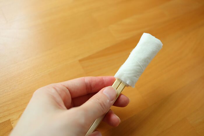 すき間汚れがサッとキレイに 割り箸で作る簡単お掃除グッズ 暮らしニスタ すき間汚れがサッとキレイに 割り箸で作る簡単お掃除グッズ 暮らしニスタ