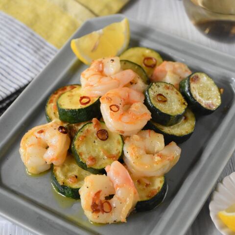 食欲そそるスタミナおかず ズッキーニとエビのガーリック炒め 暮らしニスタ