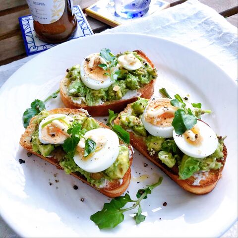 セレブ気分で アボカドトースト 暮らしニスタ