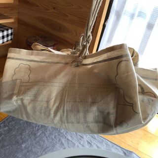 ダイソー 紐を引っ張るだけで巾着になる便利なマット 暮らしニスタ ダイソー 紐を引っ張るだけで巾着になる便利なマット 暮らしニスタ