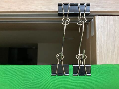 付け外しがカンタンで低予算 我が家の グリーンバック 撮影用の背景布 の吊り下げ方 暮らしニスタ 付け外しがカンタンで低予算 我が家の グリーンバック 撮影用の背景布 の吊り下げ方 暮らしニスタ