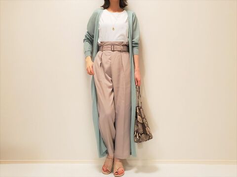 Guコーデ 1 990円 ベルトタックテーパードパンツが万能 暮らしニスタ Guコーデ 1 990円 ベルトタックテーパードパンツが万能 暮らしニスタ