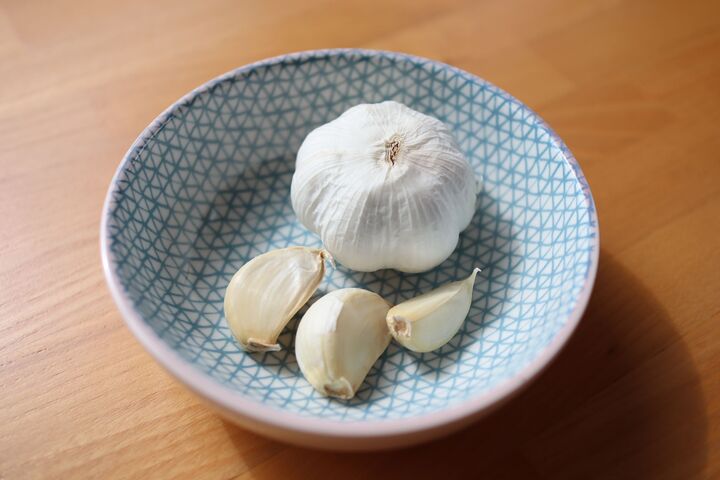 もうカビさせない!使い切れないにんにくの長持ち保存法とは?
