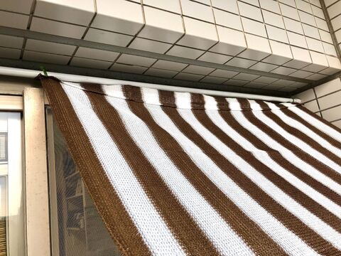 カフェみたい ダイソーの日よけ 100をつっぱり棒で 暮らしニスタ カフェみたい ダイソーの日よけ 100をつっぱり棒で 暮らしニスタ