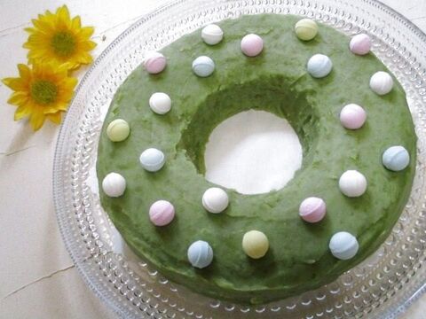 ひんやり美味しい夏おやつ レインボーラムネで水玉気分なずんだ餡ドーナツケーキ 暮らしニスタ